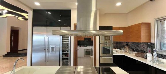 7 bedrooms House in Agios Athanasios, Cyprus No. 10844 8