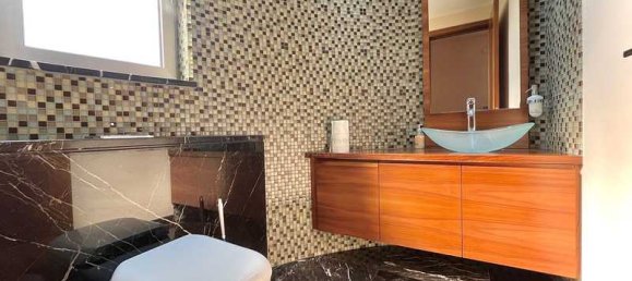 7 bedrooms House in Agios Athanasios, Cyprus No. 10844 3