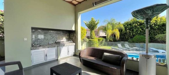 7 bedrooms House in Agios Athanasios, Cyprus No. 10844 4