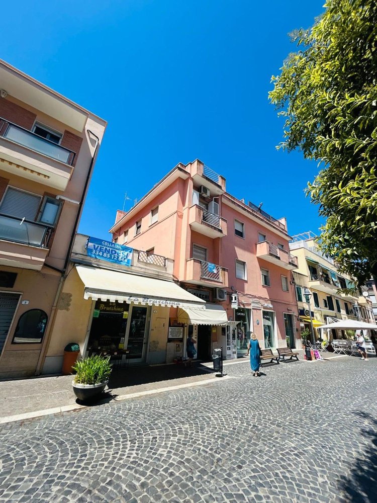 Apartamento de 5 habitaciónes en Nettuno, Italy No. 267958