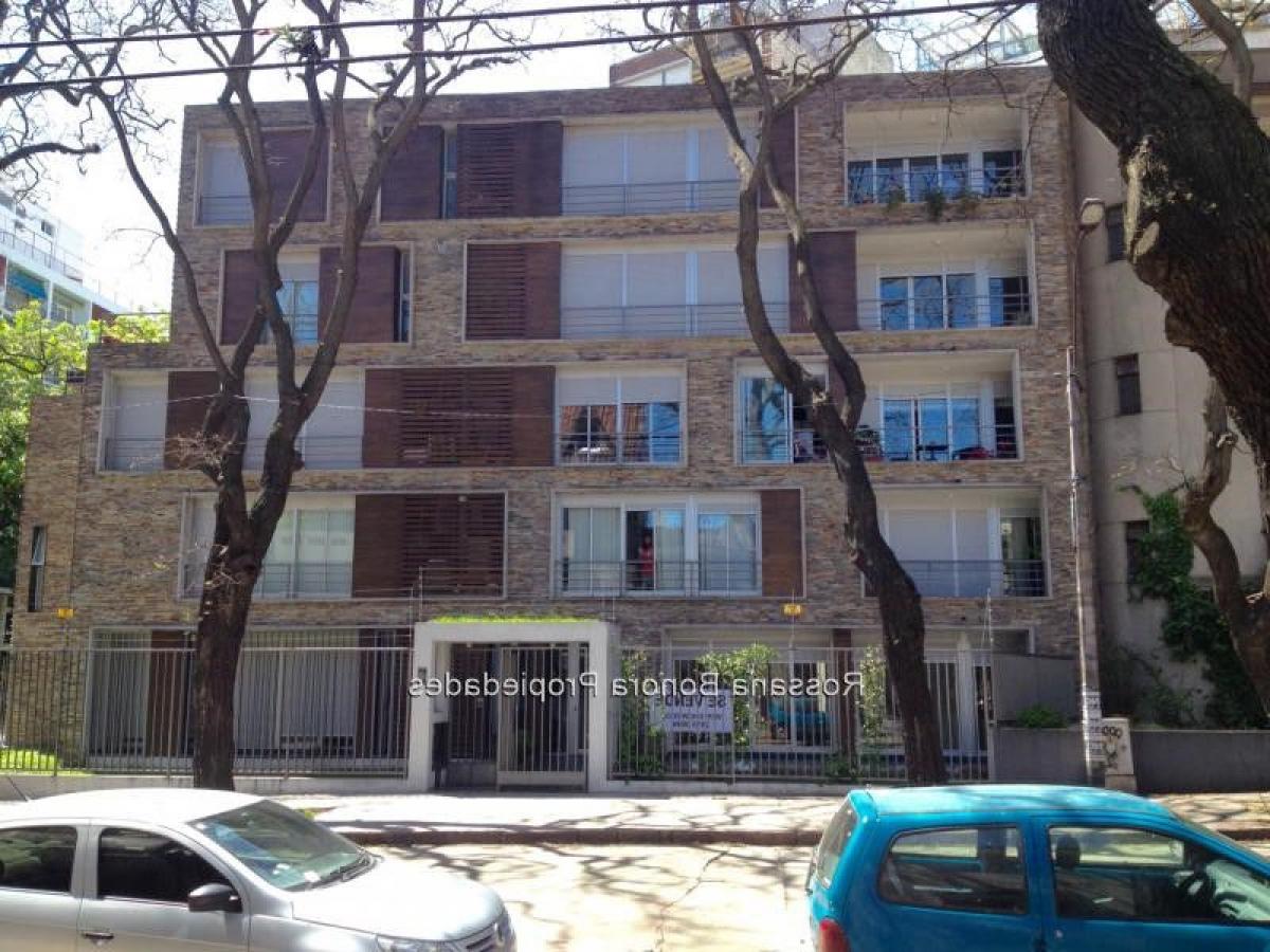 Apartamento de 3 dormitorios en Montevideo, Uruguay No. 10749