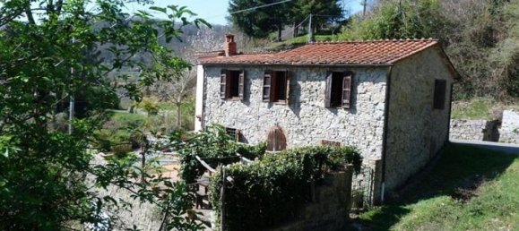 3 bedrooms House in Lucca, Italy No. 65 4