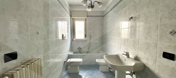 Квартира с 3 комнатами в Битритто, Италия № 18637 31