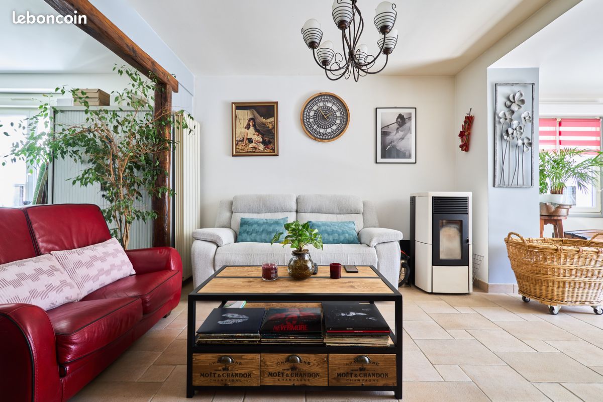 3 chambres Maison à Mareuil-le-Port, France No. 158305