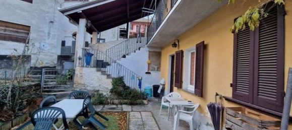 4 rooms House in Casale Corte Cerro, Italy No. 200581 8