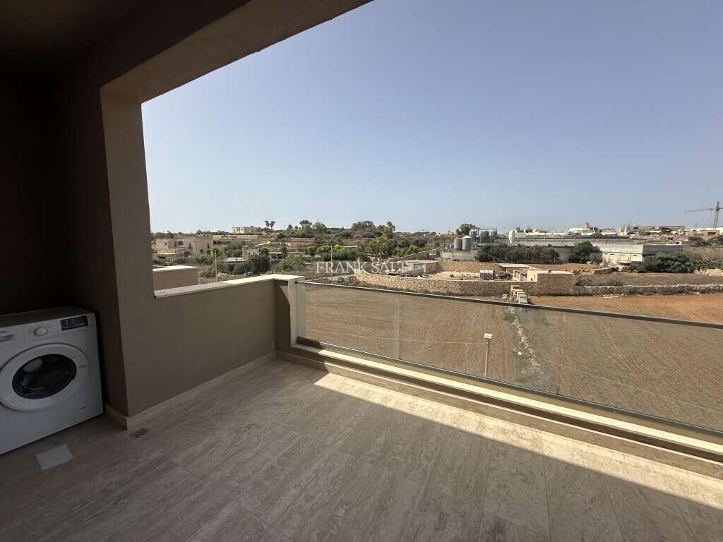 Квартира с 3 спальнями в Шайра, Мальта № 7632