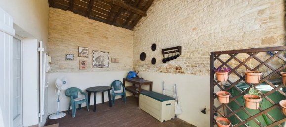 4 bedrooms Castles in Deux-Sevres, France No. 335744 16