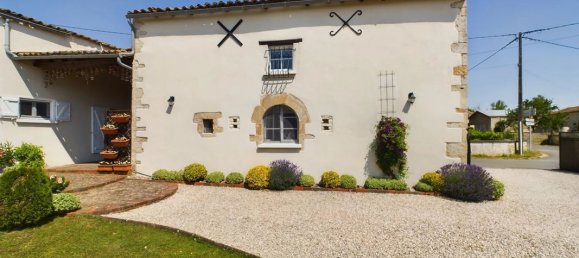 4 bedrooms Castles in Deux-Sevres, France No. 335744 12
