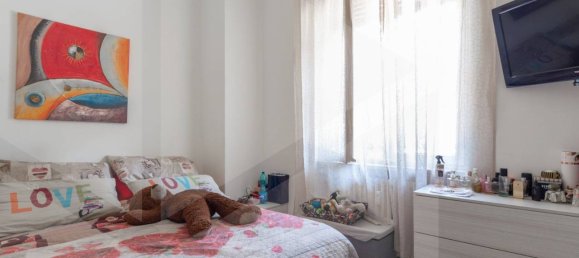 2-salle Appartement à Milan, Italy No. 242235 7