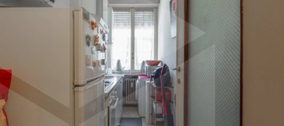 2-salle Appartement à Milan, Italy No. 242235 11