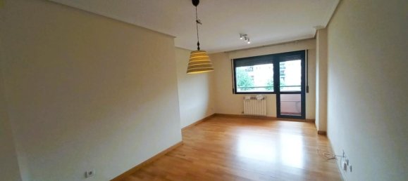 3 bedrooms Apartment in Logrono, Spain No. 178900 2