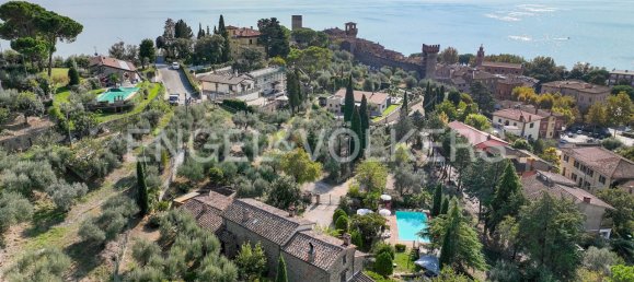 4 bedrooms House in Passignano sul Trasimeno, Italy No. 127803 4