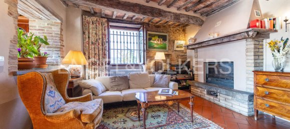 4 bedrooms House in Passignano sul Trasimeno, Italy No. 127803 7