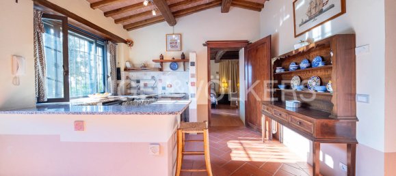 4 bedrooms House in Passignano sul Trasimeno, Italy No. 127803 17