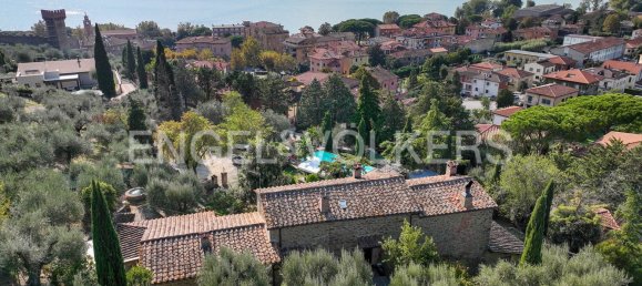 4 bedrooms House in Passignano sul Trasimeno, Italy No. 127803 3