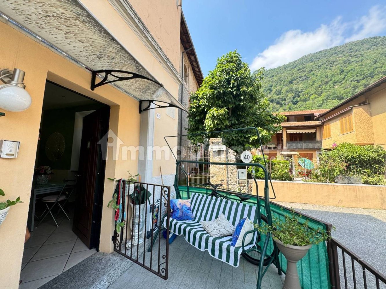 2 Schlafzimmer Wohnung in Cuveglio, Italy, Nr. 222819