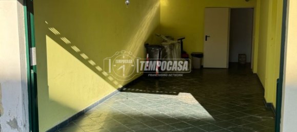 3-salle Appartement à Carmagnola, Italy No. 305171 12