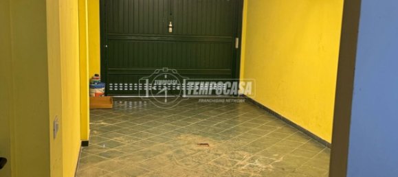 3-salle Appartement à Carmagnola, Italy No. 305171 3