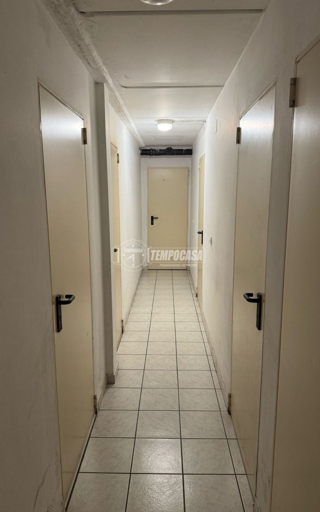 3-salle Appartement à Carmagnola, Italy No. 305171
