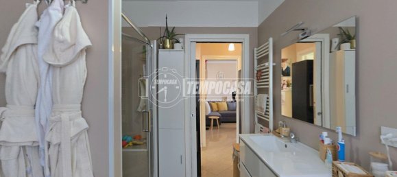 3-salle Appartement à Carmagnola, Italy No. 305171 4