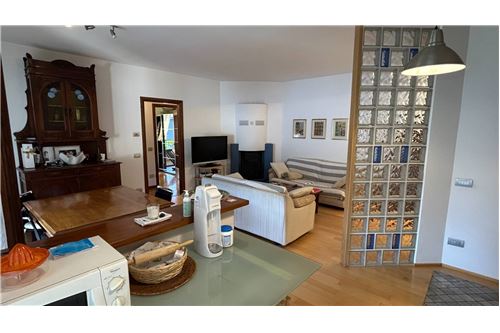 Apartamento de 3 dormitorios en Entratico, Italy No. 294261