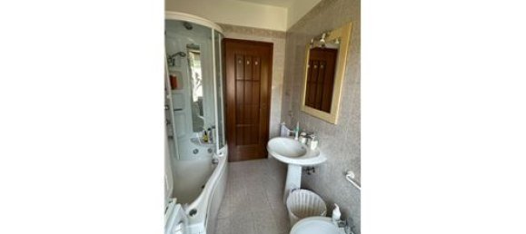 Apartamento de 3 dormitorios en Entratico, Italy No. 294261 13