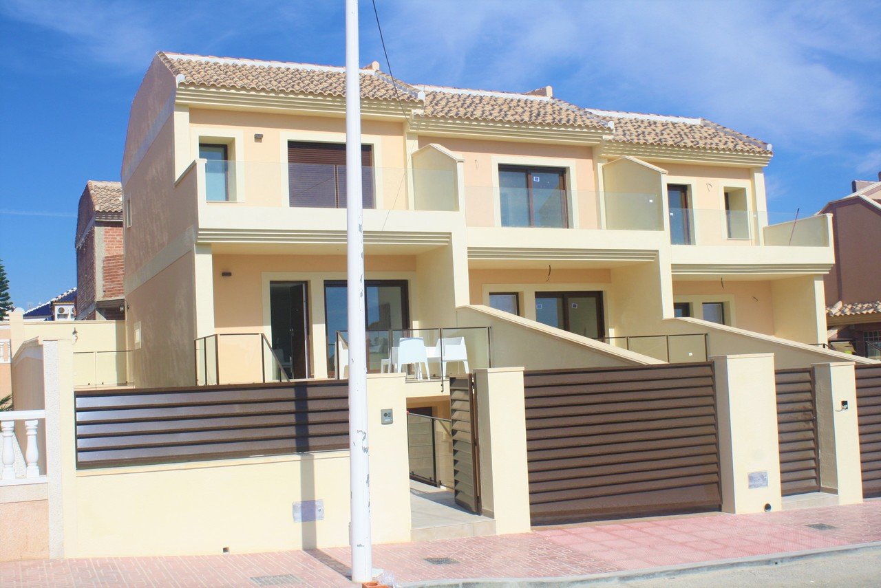 3 bedrooms Townhouse in Valencian Community, Spain No. 285934