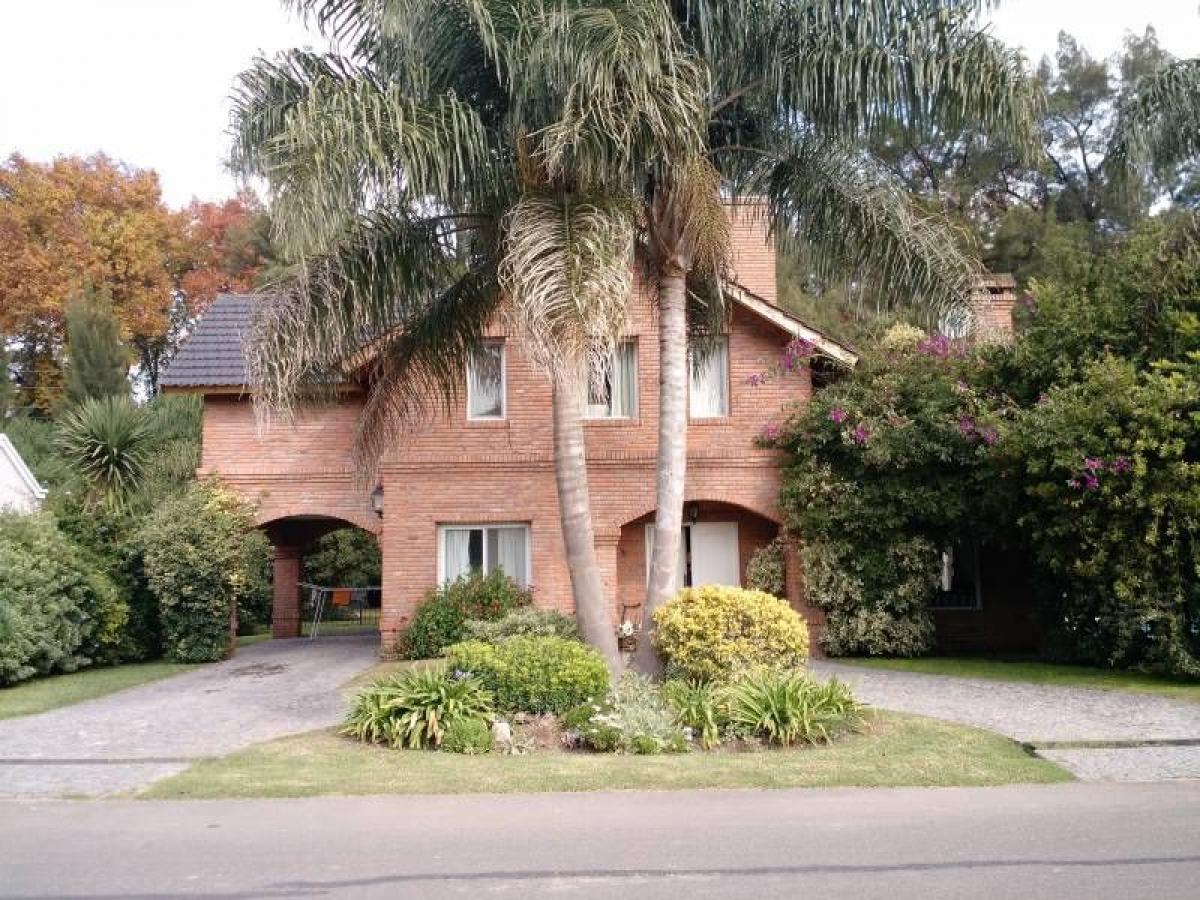 3 bedrooms House in Pilar, Argentina No. 12534