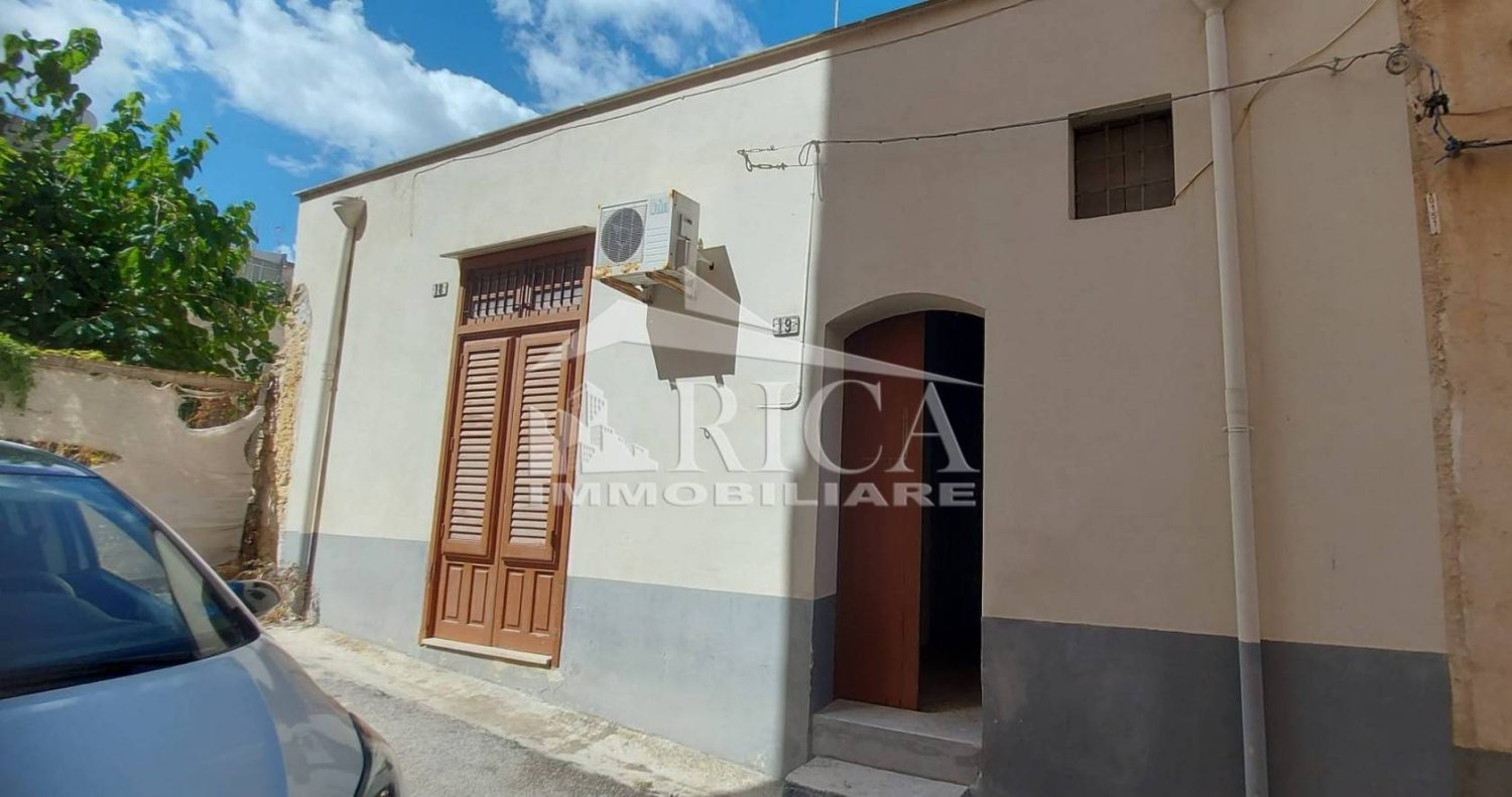 1 bedroom House in Alcamo, Italy No. 261776