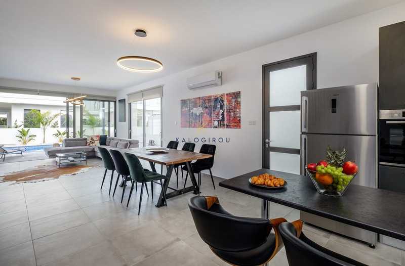 5 غرف نوم عقار تجاري في Larnaca, Cyprus رقم 18551