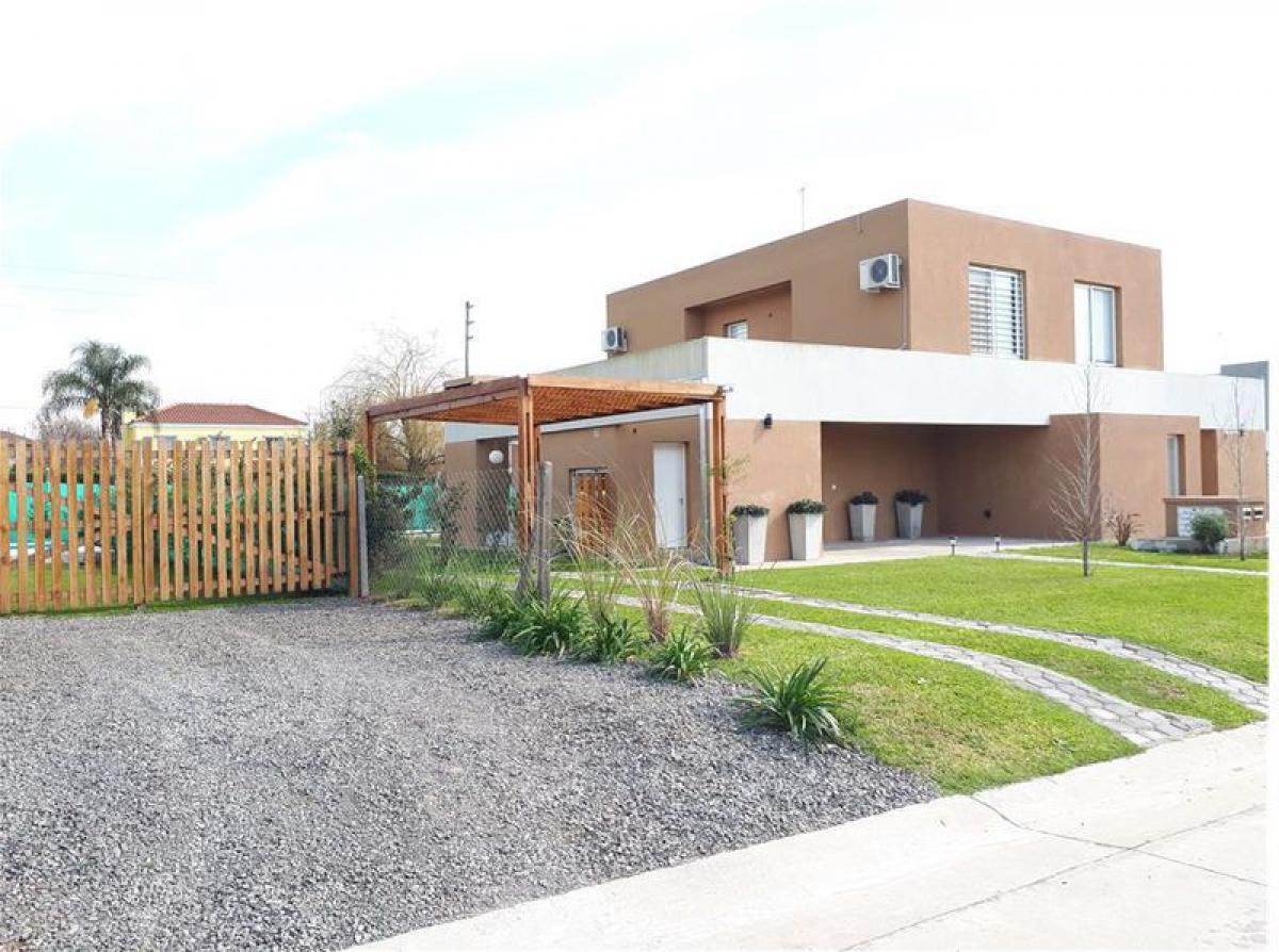  Land in Pilar, Argentina No. 33400