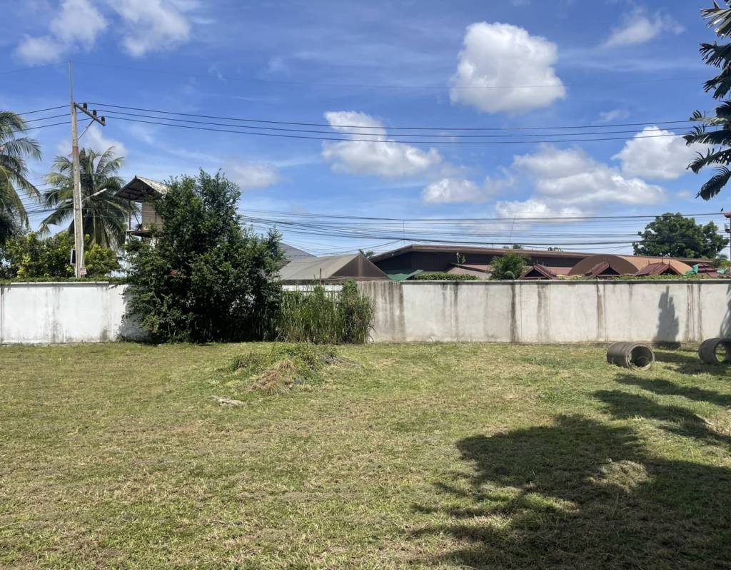  Land in Bang Lamung, Thailand No. 61930