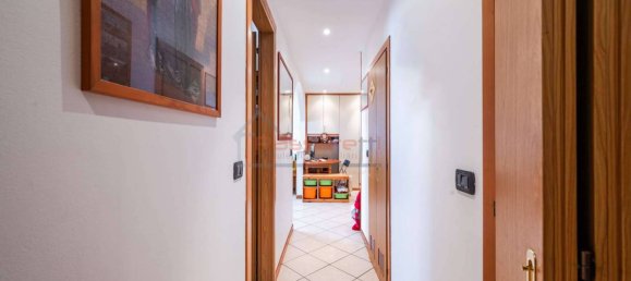 2 bedrooms Apartment in Milan, Italy No. 317929 14