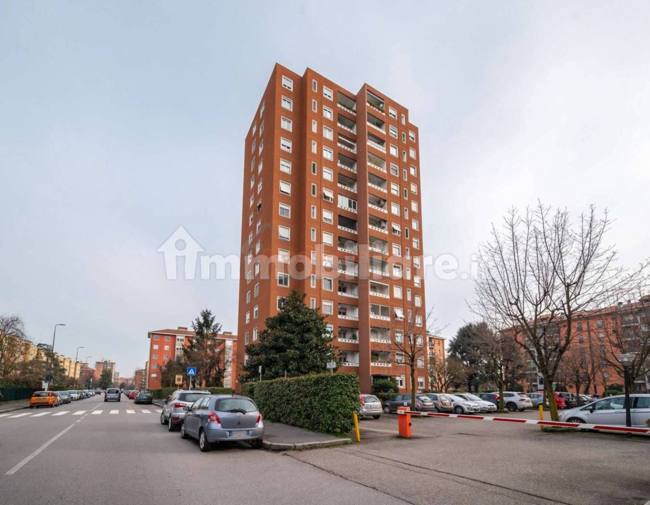 2 bedrooms Apartment in Milan, Italy No. 317929