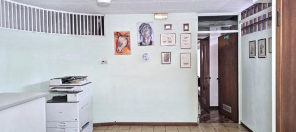 95m² Commercial property in Vicenza, Italy No. 263147 4