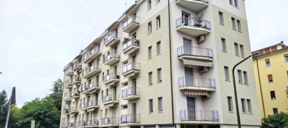 95m² Commercial property in Vicenza, Italy No. 263147 2