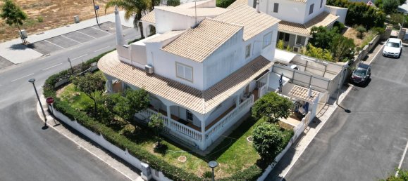 Casa de 5 dormitorios en Montenegro, Portugal No. 189988 4