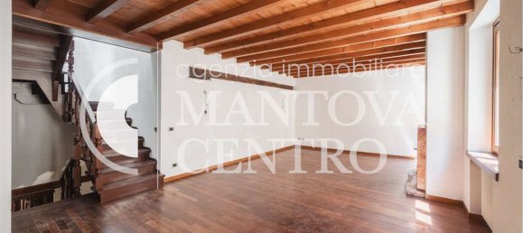 Дом с 10 спальнями в Мантуя, Италия № 363431 10