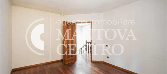 Дом с 10 спальнями в Мантуя, Италия № 363431 25