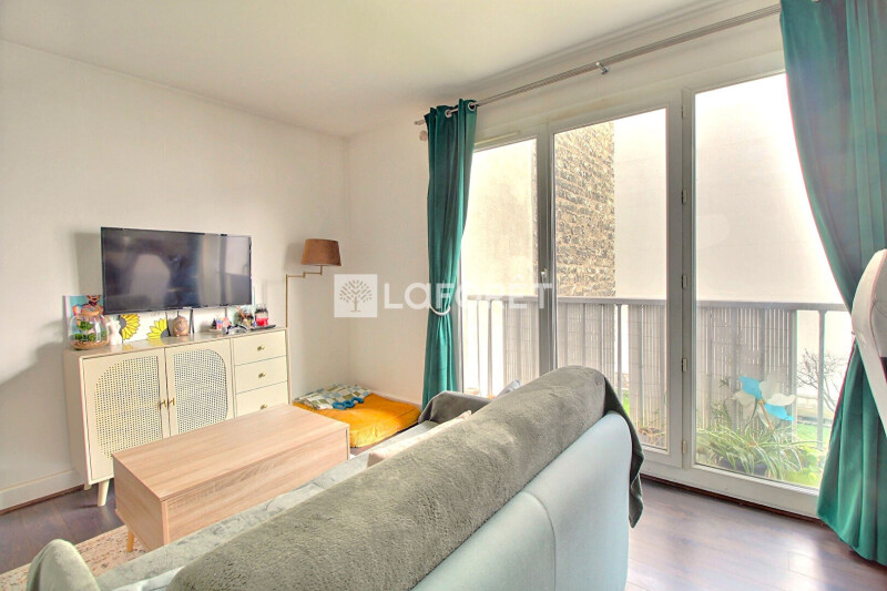 1 bedroom Apartment in Clichy, France No. 131612