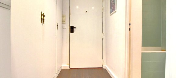 1 bedroom Apartment in Clichy, France No. 131612 2