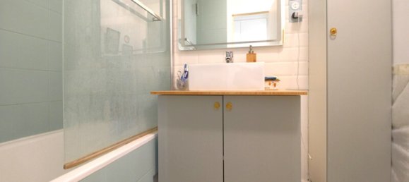 1 bedroom Apartment in Clichy, France No. 131612 3