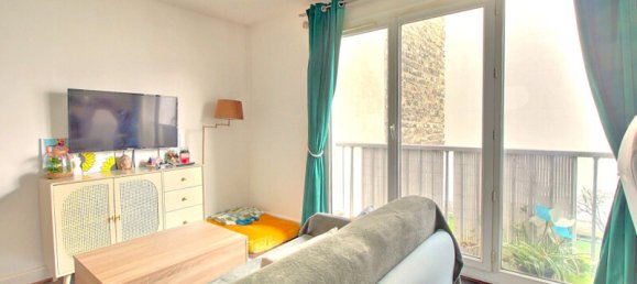 1 bedroom Apartment in Clichy, France No. 131612 4