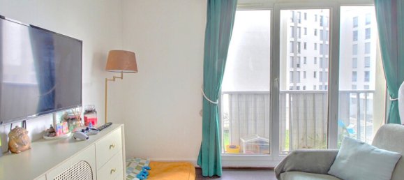 1 bedroom Apartment in Clichy, France No. 131612 5