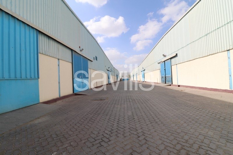 Lagerhaus in Sharjah Industrial Area, UAE 891.9m², Nr. 15034