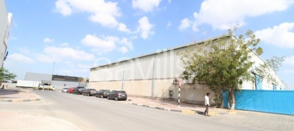 Lagerhaus in Sharjah Industrial Area, UAE 891.9m², Nr. 15034 2