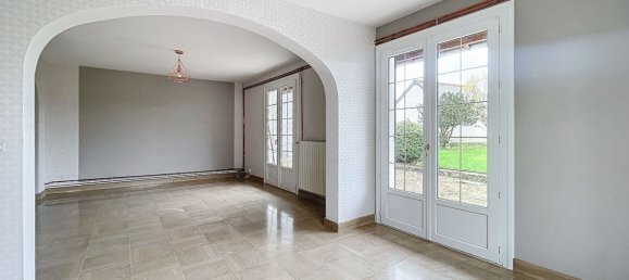 Villa de 2 dormitorios en Blere, France No. 159111 2