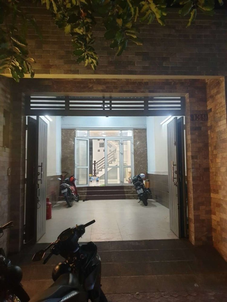 99.84m² Townhouse in District 7, Vietnam No. 9689