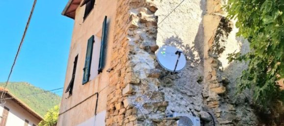 3 bedrooms Apartment in San Bartolomeo al Mare, Italy No. 348279 2