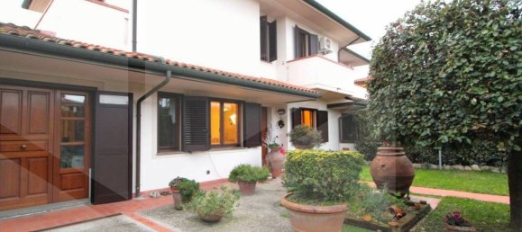 Дом с 6 комнатами в Кальчиная, Италия № 18272 18